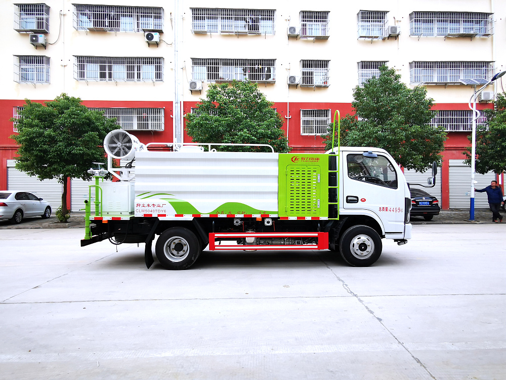 東風小多利卡霧炮車國六4.5立方