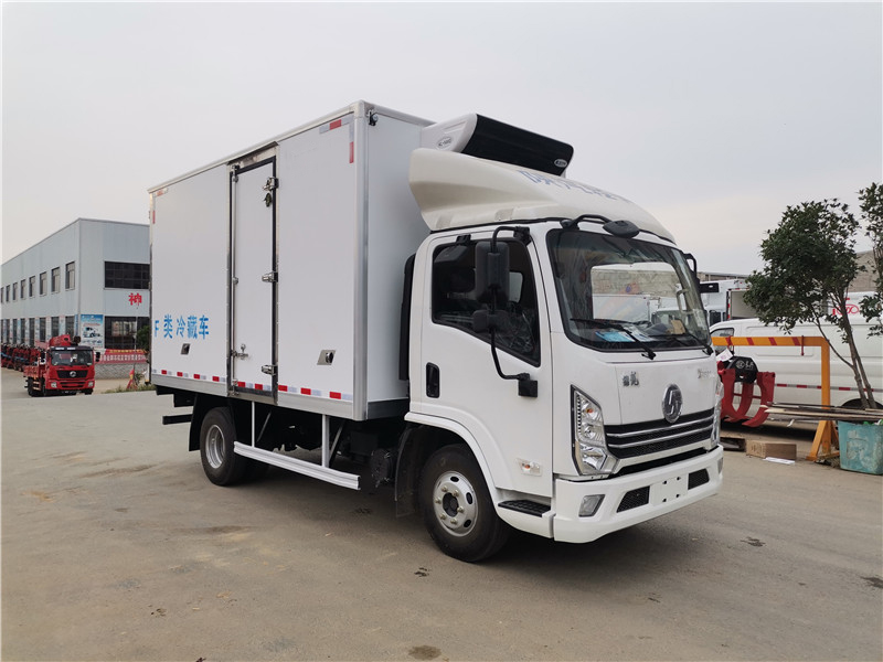 國(guó)六陜汽德龍K3000藍(lán)牌冷藏車