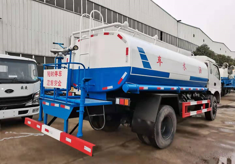 二手十噸灑水車(chē)